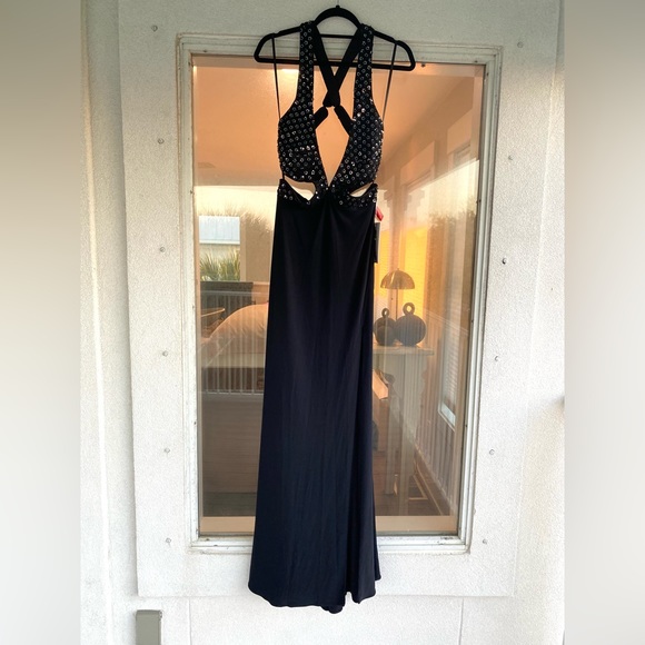 Mac Duggal 68166 Floral Sequined Criss Cross Bodice Gown Cut Out Black 8 - Picture 2 of 7